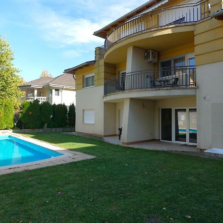שיופוק Yellow Sun Apartman מראה חיצוני תמונה