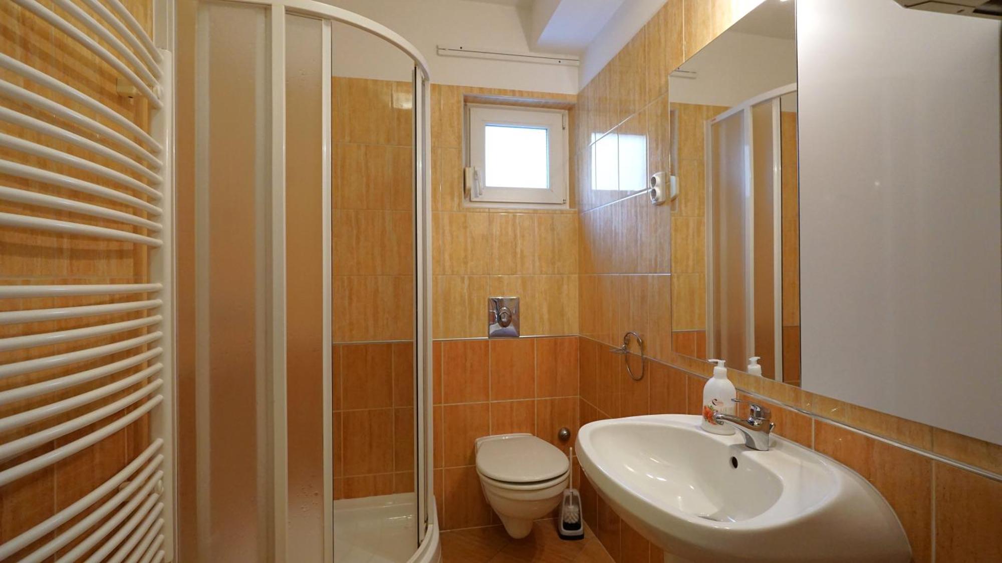 שיופוק Yellow Sun Apartman מראה חיצוני תמונה