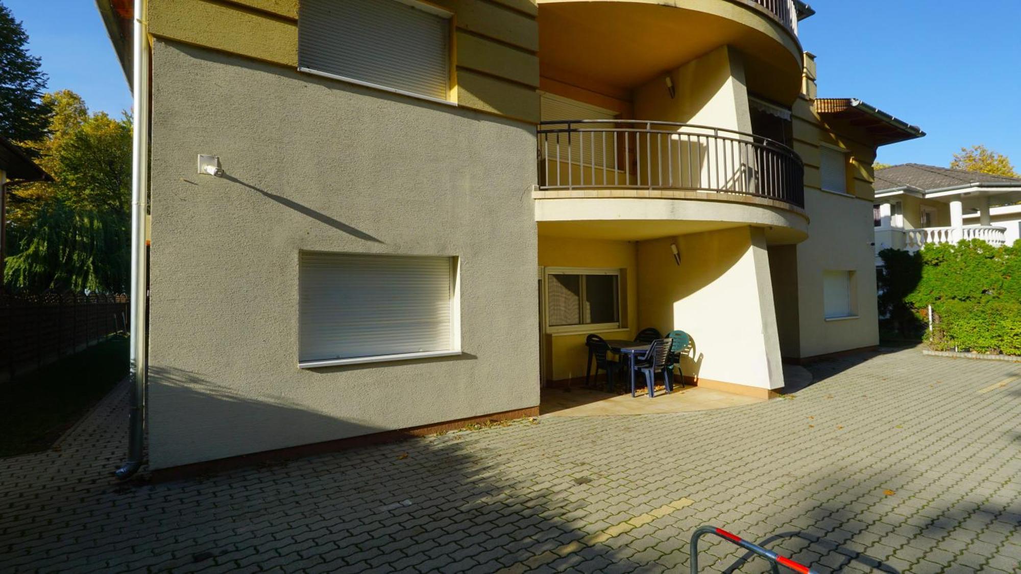שיופוק Yellow Sun Apartman מראה חיצוני תמונה