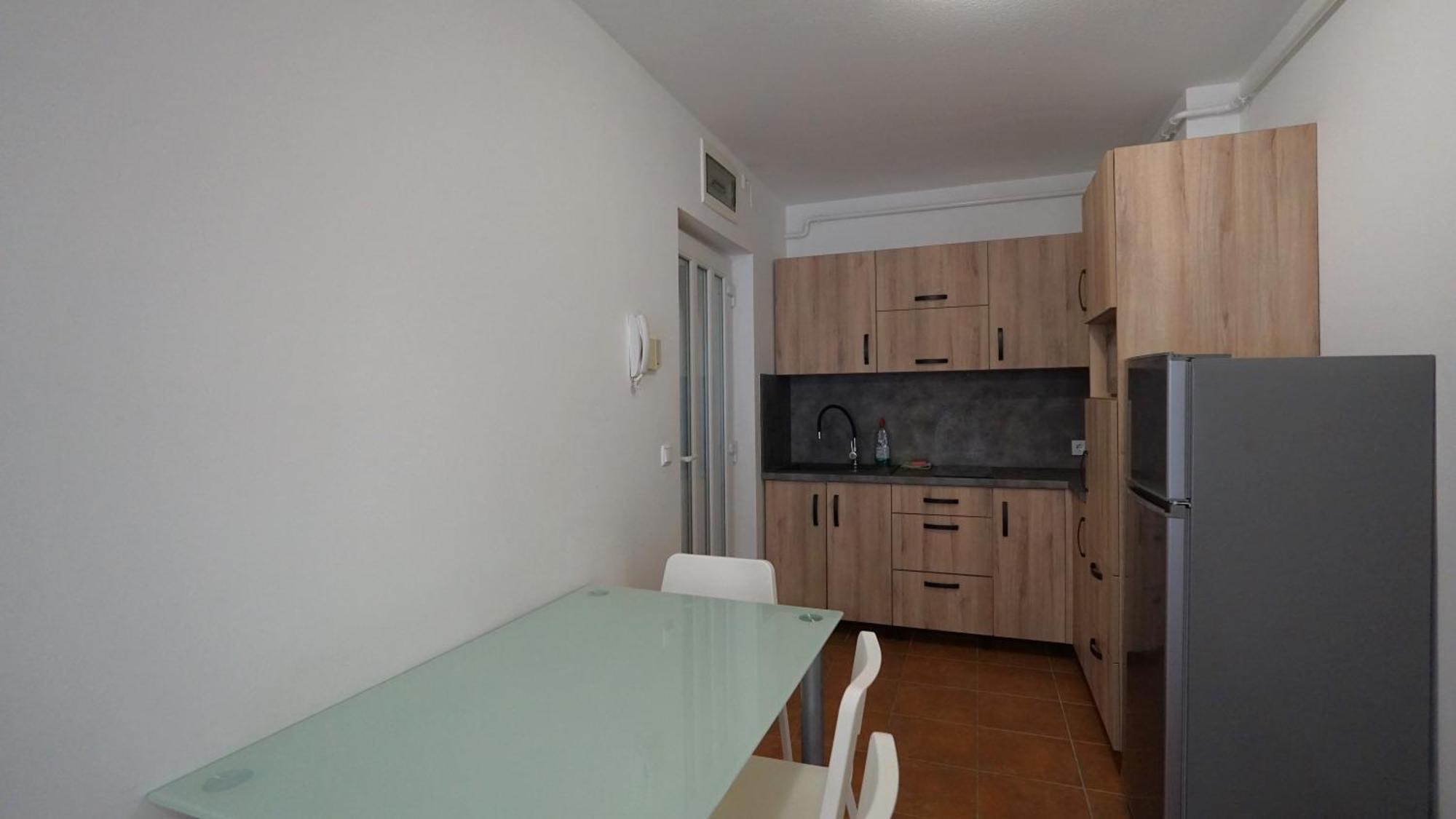 שיופוק Yellow Sun Apartman מראה חיצוני תמונה